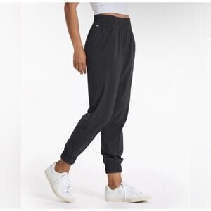 Vuori Villa Joggers size Large - black